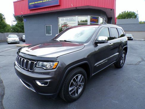 Used 2019 Jeep Grand Cherokee Limited AWD/4WD image 6