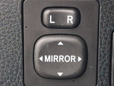 Used 2017 Toyota RAV4 Limited AWD/4WD image 24