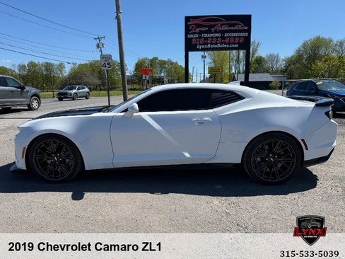 Used 2019 Chevrolet Camaro ZL1 RWD image 3