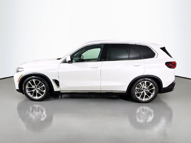 Used 2026 BMW X5 xDrive50e AWD/4WD image 4