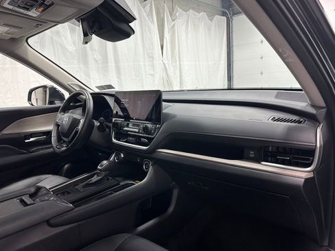 Used 2025 Toyota Grand Highlander AWD image 68