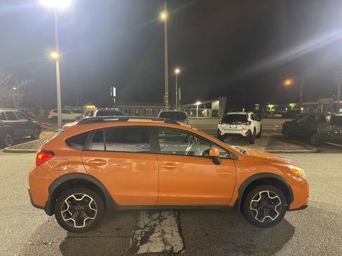 Used 2014 Subaru Crosstrek 2.0i Premium w/ Moonroof Package image 3
