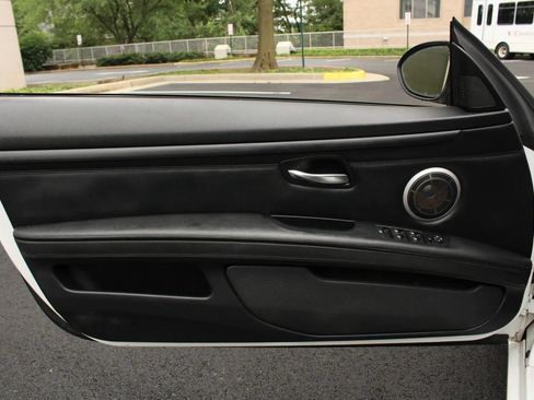 Used 2011 BMW M3 Convertible RWD image 20