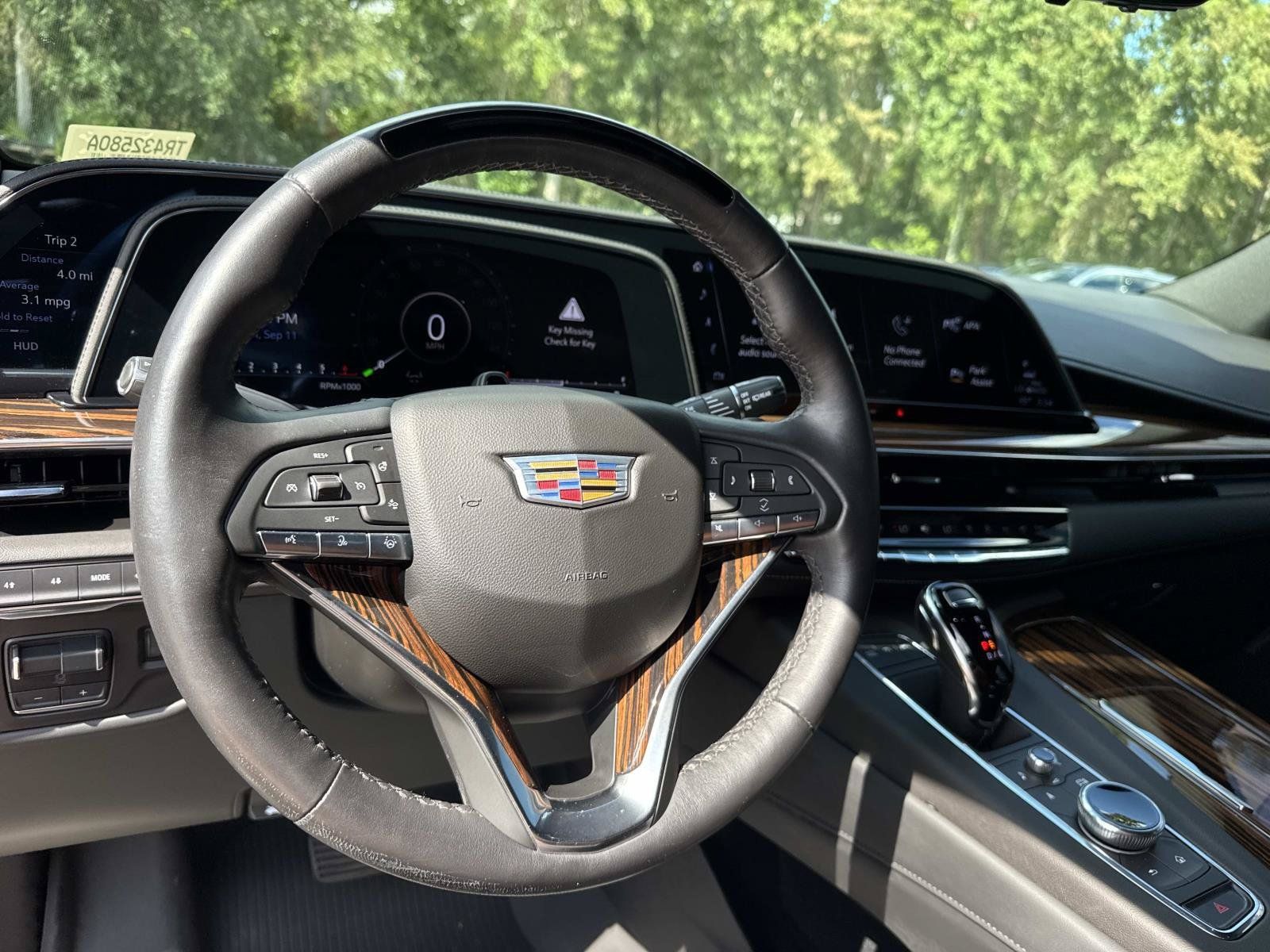 Used 2024 Cadillac Escalade ESV Premium Luxury w/ Performance Package AWD/4WD image 15