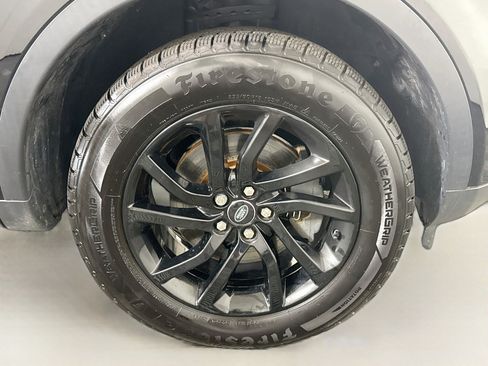 Used 2019 Land Rover Discovery Sport AWD/4WD image 32