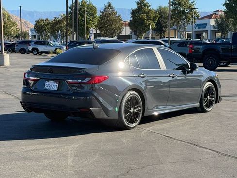 Used 2025 Toyota Camry SE FWD image 5