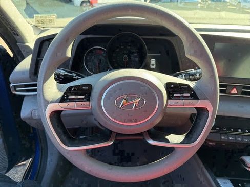 Certified 2023 Hyundai Elantra SEL image 18