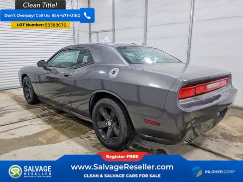 Used 2013 Dodge Challenger SXT Plus RWD image 3