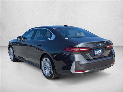 Certified 2025 BMW 530i image 8