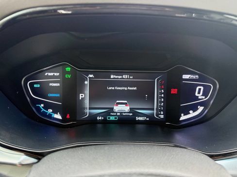 Used 2020 Kia Niro EX image 13