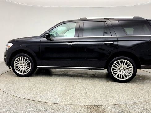 Used 2023 Ford Expedition Limited image 8