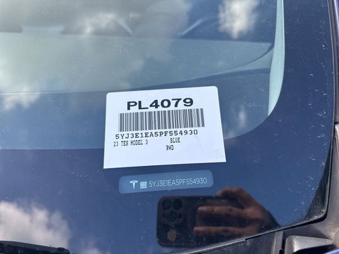 Used 2023 Tesla Model 3 Standard Range image 9