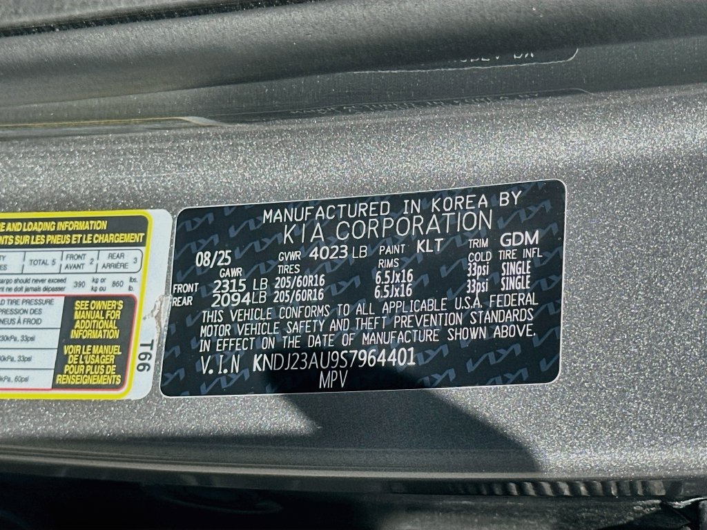Used 2025 Kia Soul LX w/ LX Technology Package FWD image 29