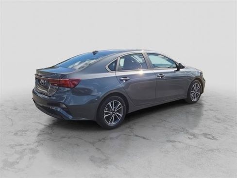 Used 2023 Kia Forte LXS w/ LXS Technology Package image 7