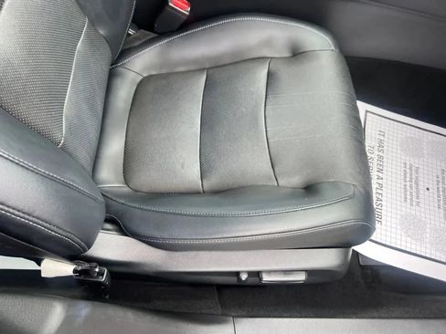 Used 2018 Honda Accord Touring image 16