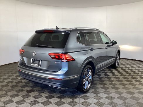 Used 2021 Volkswagen Tiguan SEL w/ 3rd Row Seat Package AWD/4WD image 2