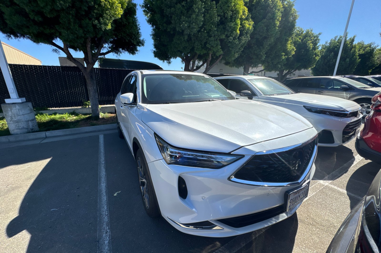 Used 2023 Acura MDX w/ Technology Package AWD/4WD image 3