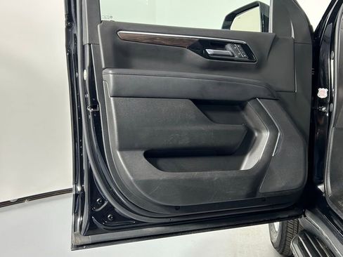 Used 2025 Chevrolet Tahoe LT AWD/4WD image 36