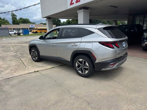Used 2025 Hyundai Tucson SEL FWD image 6