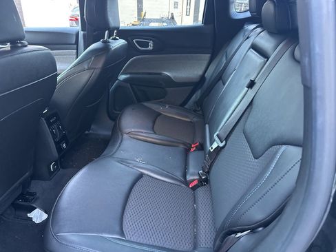 Used 2025 Jeep Compass Latitude image 7