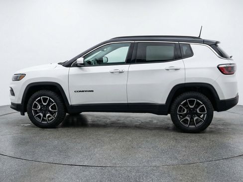 Used 2025 Jeep Compass Trailhawk AWD/4WD image 5