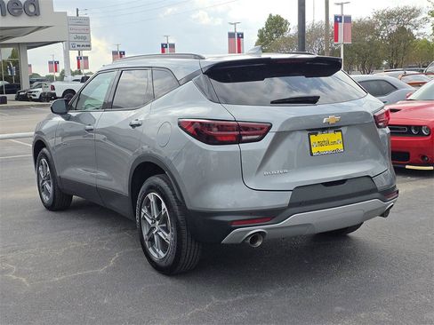 Used 2024 Chevrolet Blazer LT w/ Convenience Package image 6