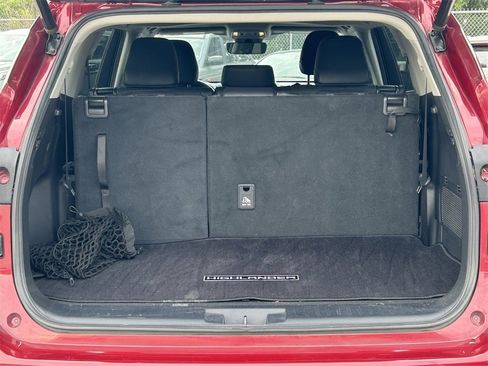 Used 2020 Toyota Highlander XLE image 15