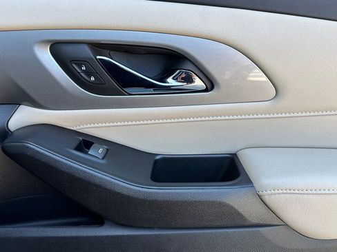 Used 2022 Chevrolet Traverse LS w/ Midnight/Sport Edition image 20