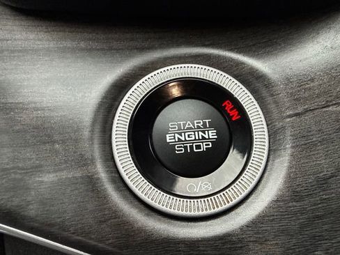 Used 2022 Jeep Grand Cherokee L Limited image 31