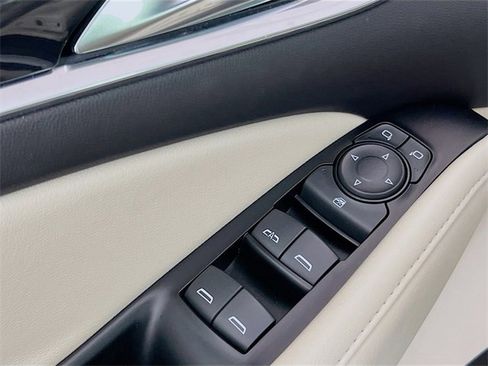 Used 2023 Buick Enclave Essence w/ Sport Touring Edition image 16