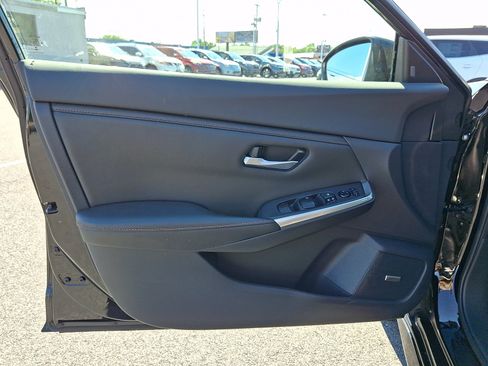 Used 2022 Nissan Sentra SR w/ SR Premium Package FWD image 14