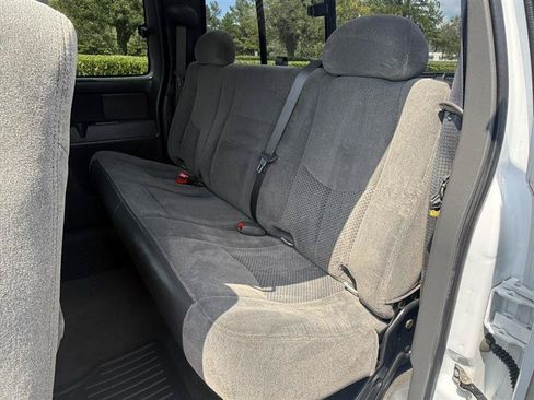 Used 2006 Chevrolet Silverado 1500 LT w/ Light Duty Power Package AWD/4WD image 11