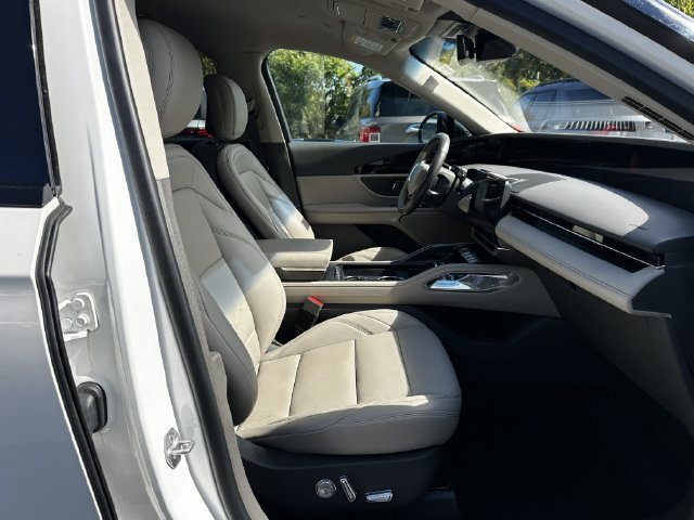 Certified 2024 Lincoln Nautilus Premier AWD/4WD image 34
