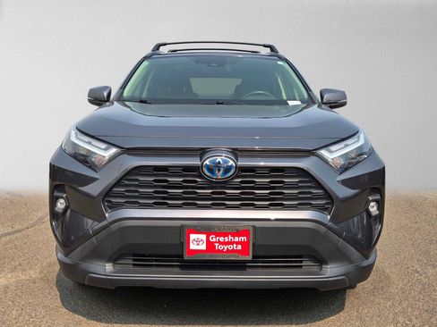 Used 2022 Toyota RAV4 XLE Premium AWD/4WD image 9