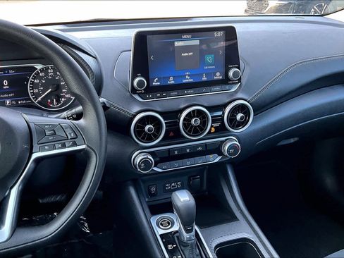 Used 2025 Nissan Sentra SV image 6