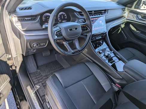 New 2025 Jeep Grand Cherokee L Overland w/ Advanced Protech Group III AWD/4WD image 9