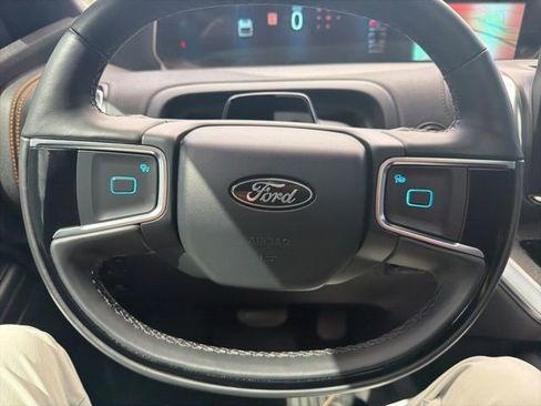 Used 2025 Ford Expedition Tremor AWD/4WD image 24