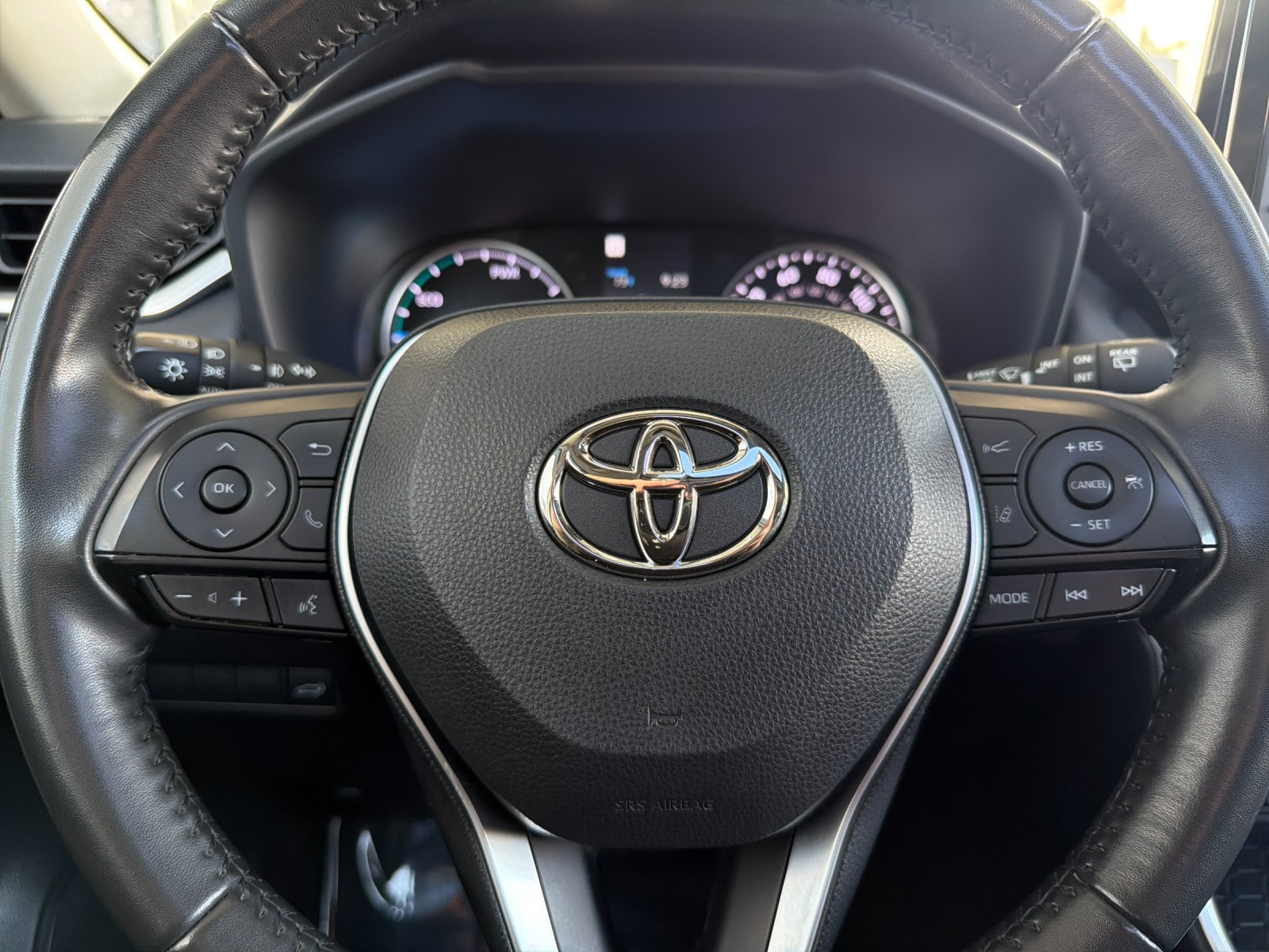 Used 2022 Toyota RAV4 XLE Premium AWD/4WD image 22