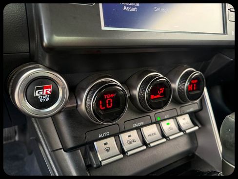 Used 2023 Toyota GR86 RWD image 20