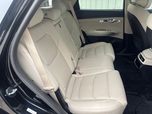 Used 2023 Genesis GV70 2.5T w/ Select Package image 35