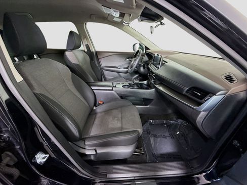 Used 2023 Nissan Rogue SV image 29