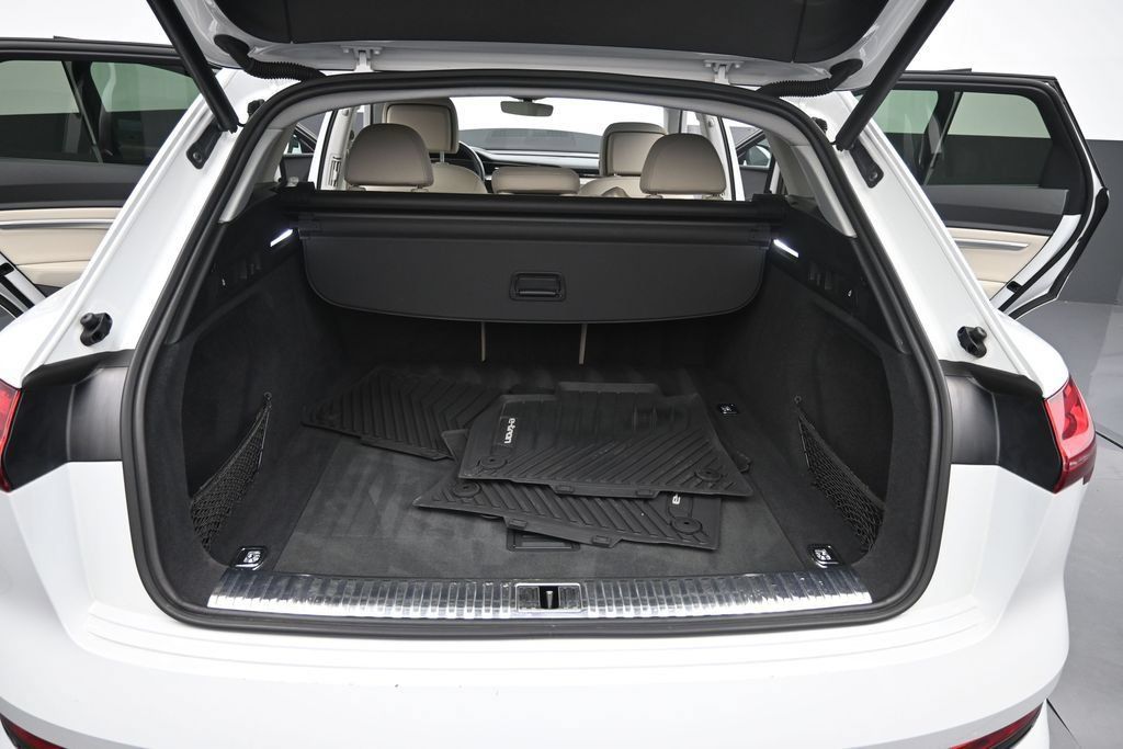 Used 2019 Audi e-tron Premium Plus AWD/4WD image 30