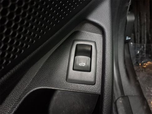 Used 2024 BMW 330i xDrive Sedan w/ Convenience Package image 18