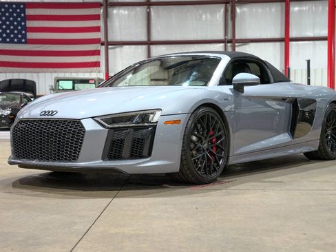 Used 2018 Audi R8 V10 w/ Carbon Exterior Package AWD/4WD image 20