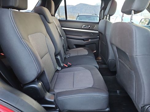 Used 2018 Ford Explorer XLT AWD/4WD image 31