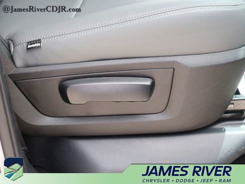 Used 2019 RAM 1500 Big Horn RWD image 10