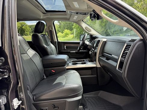 Used 2017 RAM 1500 Laramie w/ Convenience Group AWD/4WD image 25