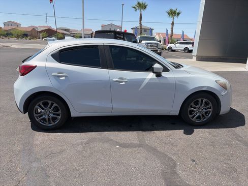 Used 2020 Toyota Yaris LE FWD image 6