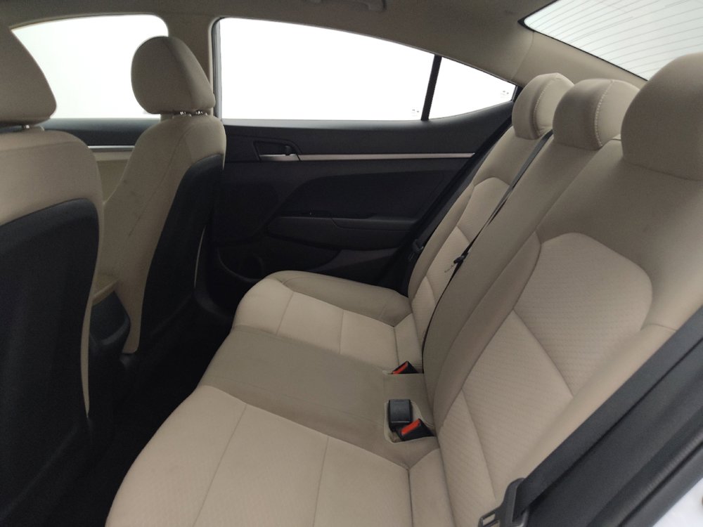 Used 2020 Hyundai Elantra SE FWD image 18