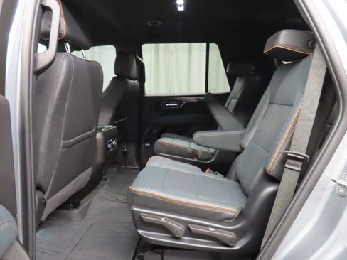 Used 2025 GMC Yukon AT4 w/ LPO, Get Active Package AWD/4WD image 17